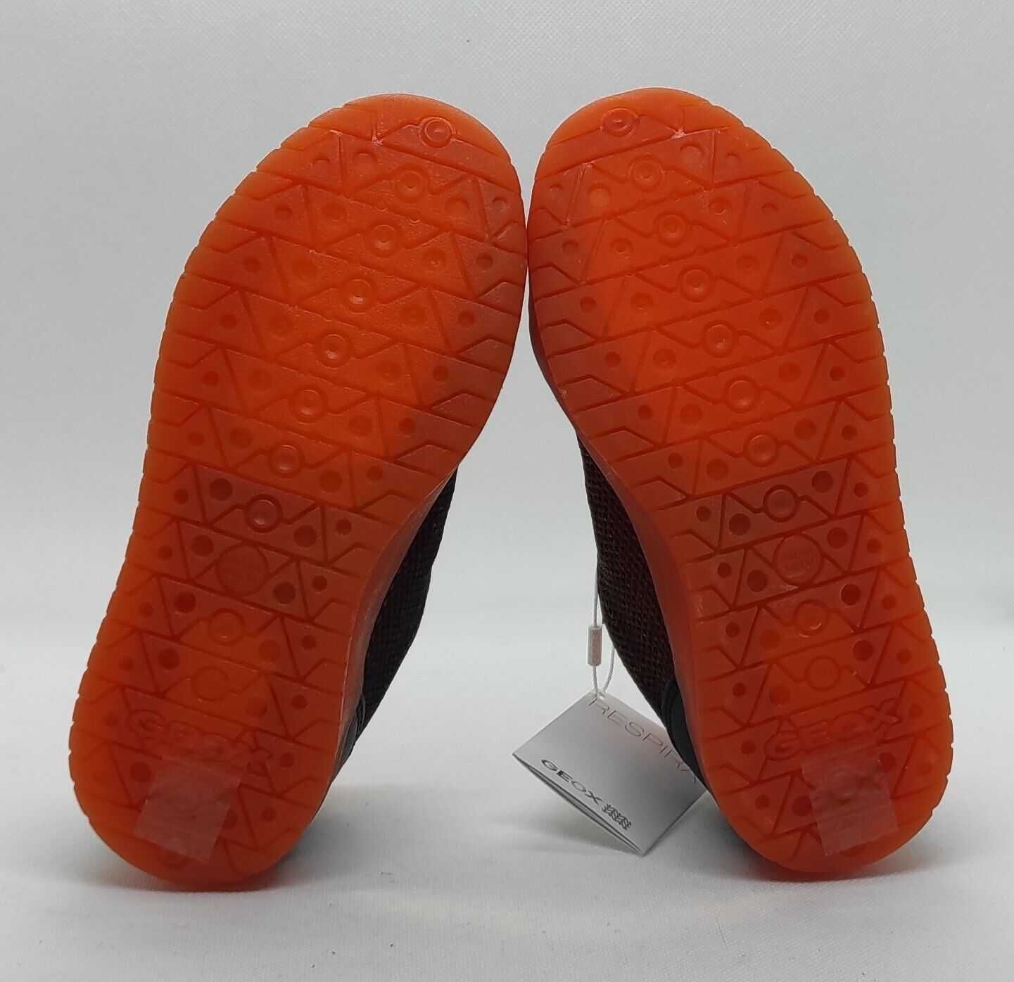 Новые детские кроссовки GEOX со светодиодным световым эффектом 38p.