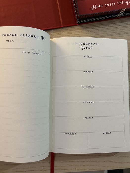 Agenda Lion of porshes em inglês