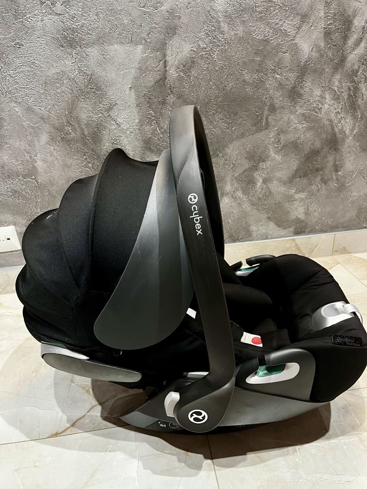 Cybex cloud z2 deep black Nosidełko