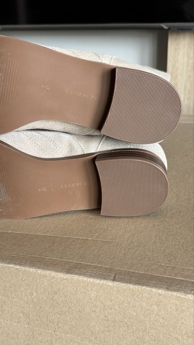 Beżowe kowbojki botki zamszowe – 100% skóra naturalna (rozm. 37)