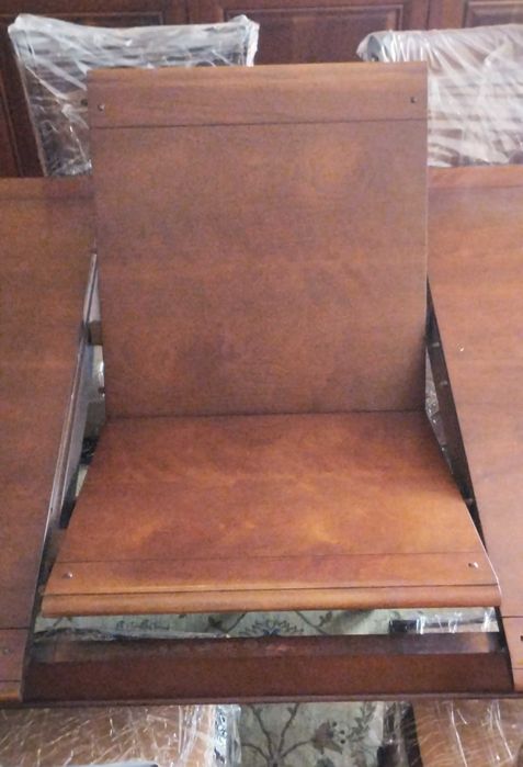 Mesa em madeira maciça (extensível) + 6 cadeiras estofadas