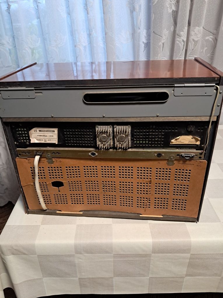 Радіола melodija-102