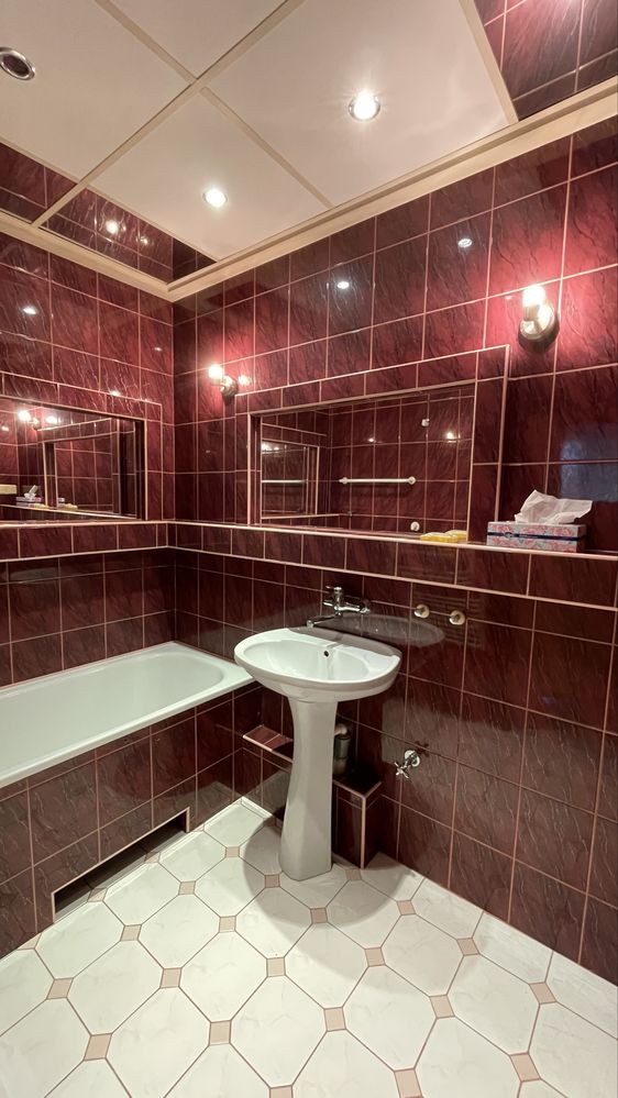 1p. Nowe AGD. 3 oddzielne pok z balkonem. WC i łazienka.  Doposażenie