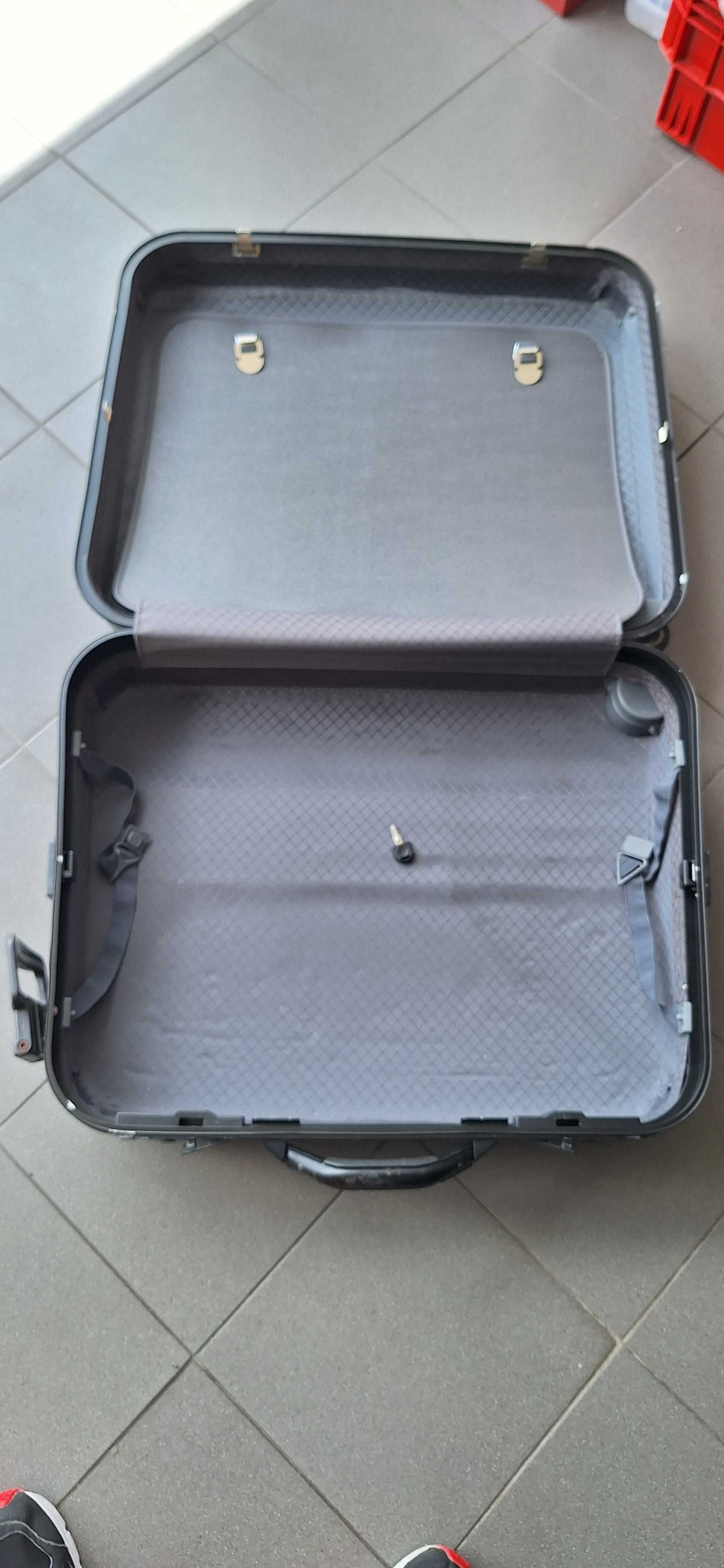 mala de viagem rígida bom estado