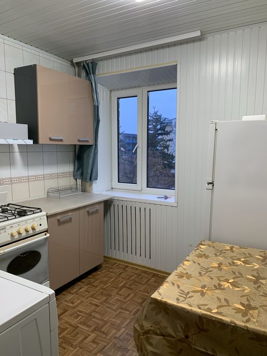 Здам 2-кімн.кв. по вул. Соборна, центр, район площі