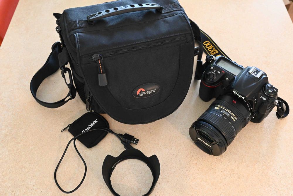 Nikon D300+Nikkor 18-200 ИДЕАЛ! Пробег -ВСЕГО  32тыс.кадров!