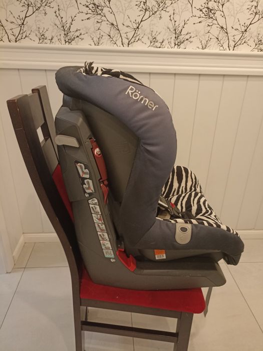 Fotelik samochodowy Britax & Romer King Plus Smart Zebra 9-18Kg