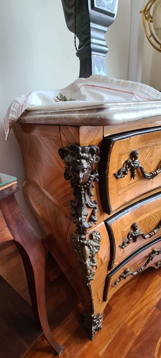 Bela comoda modelo louis