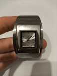 Zegarek damski metalowy Gucci