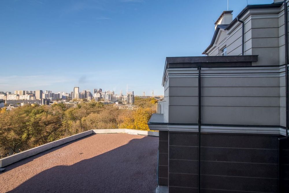 Продажа Здание Печерск 5500м2 введено в эксплуатацию 21 сотка Дисконт