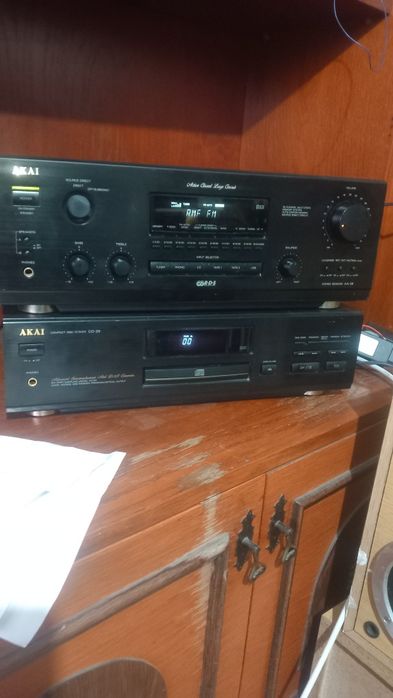 Akai amplituner + cd