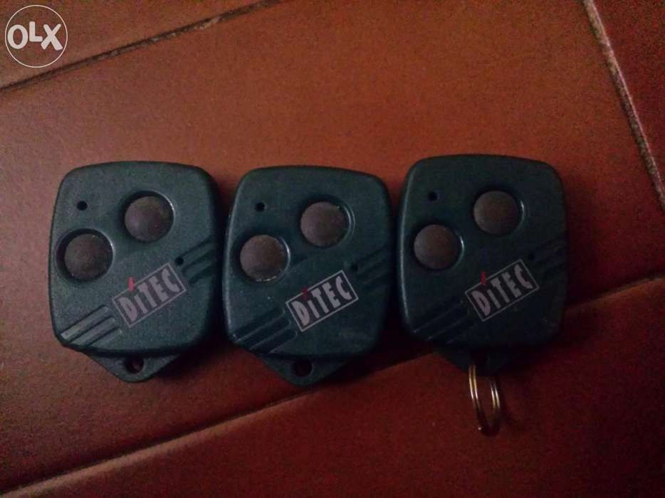 Multiple two-button switches64739302216833122