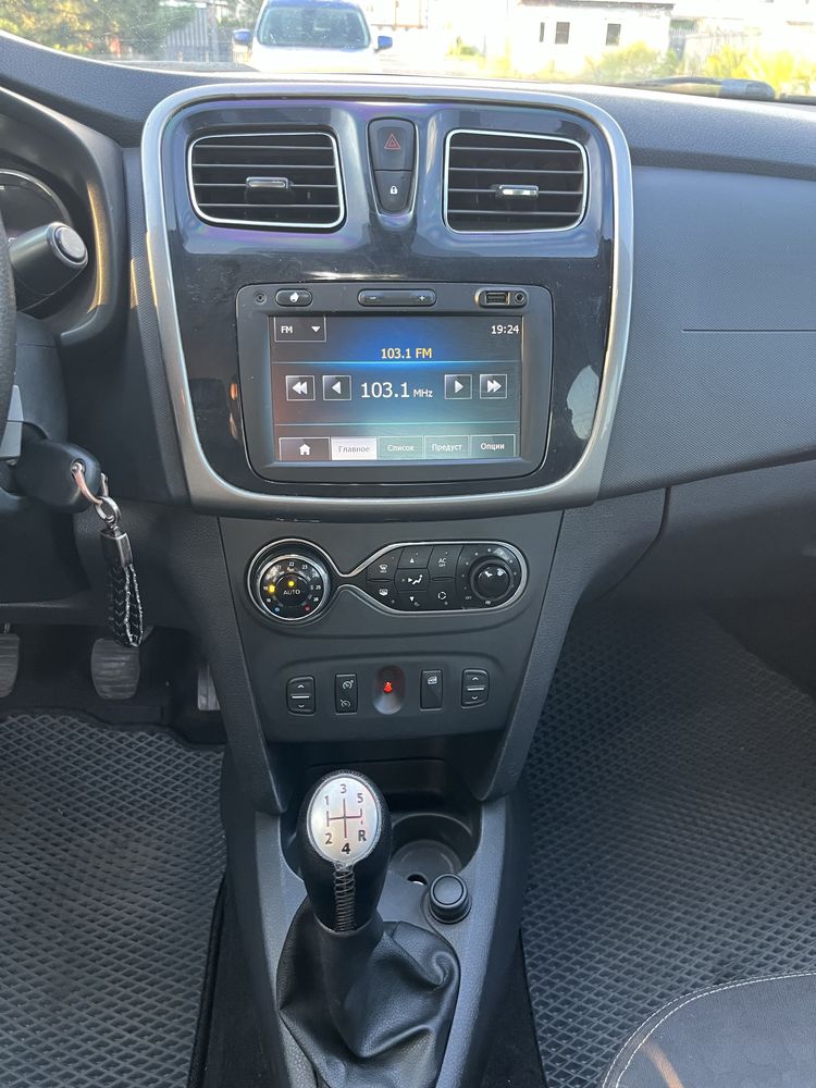 Renault Logan 2014