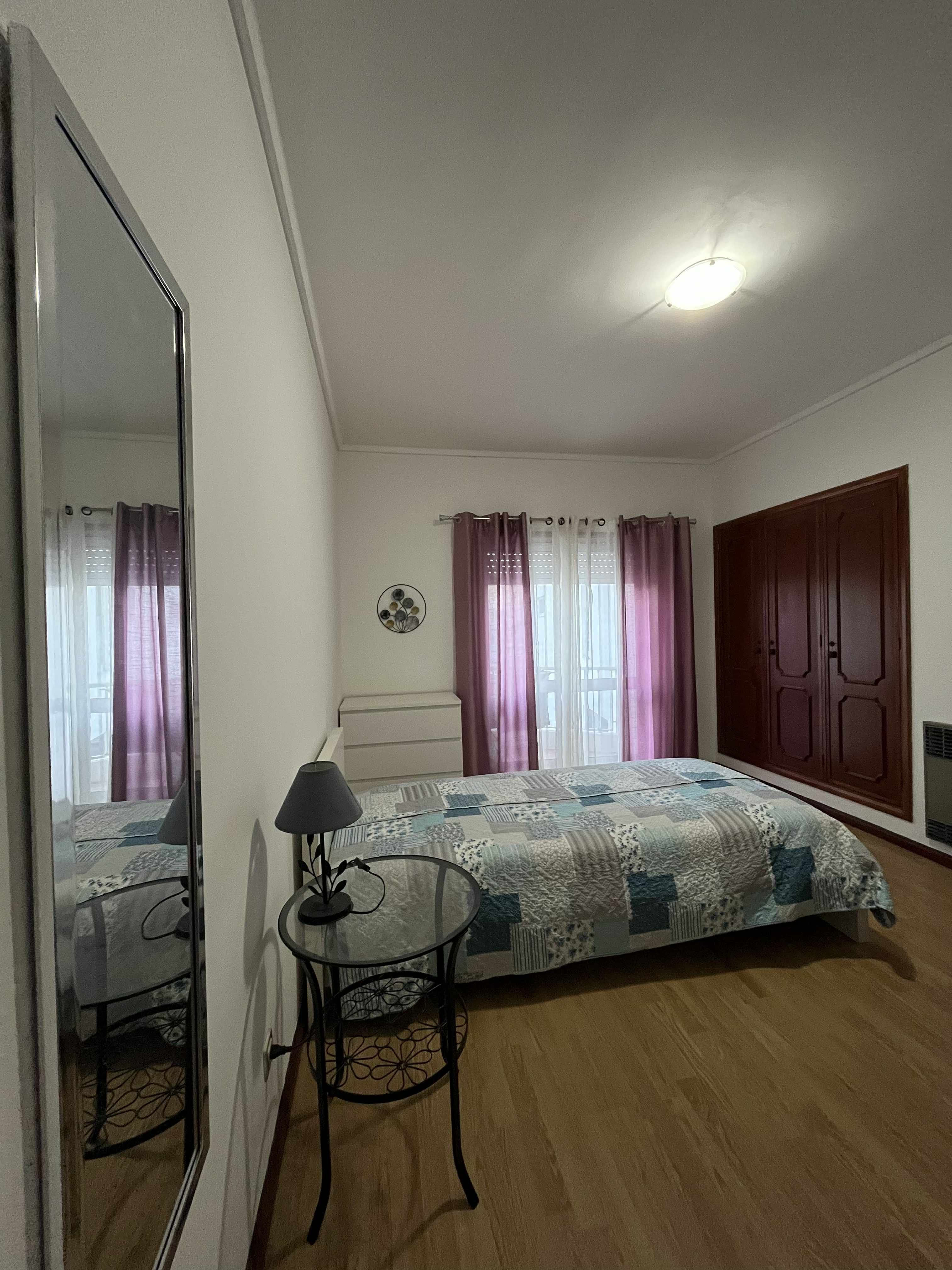 Quarto MENINA trabalhadora