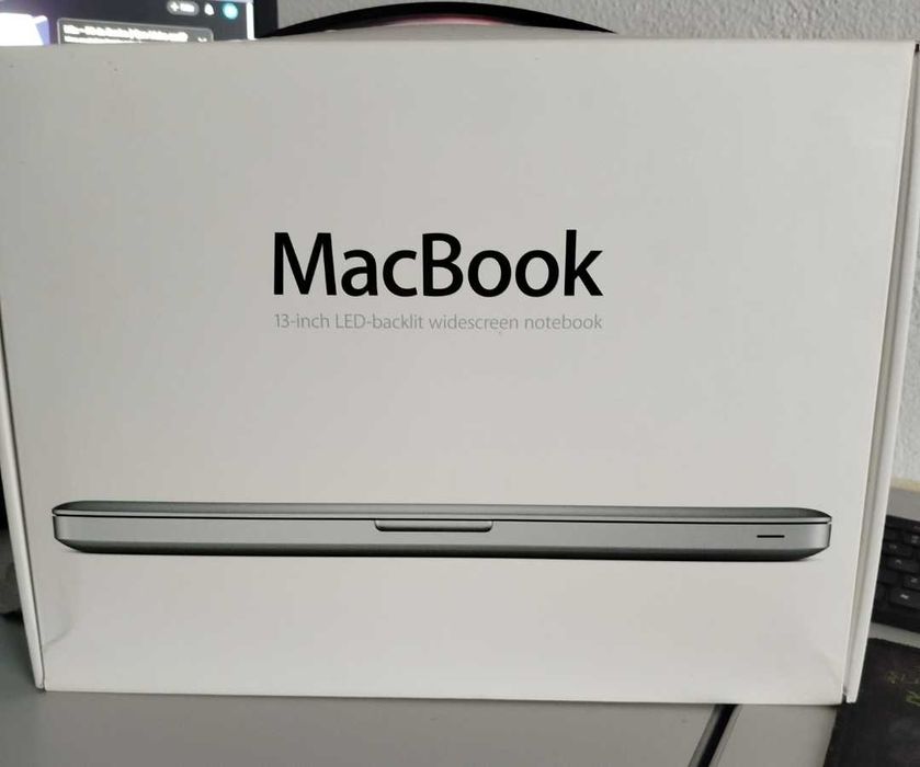 MacBook Late 2008 - 8GB/256GB Ssd.