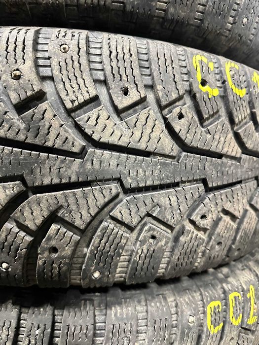 Б/у 235/65 R17 Nokian Hakkapeliitta 5  6 мм  CC12-07