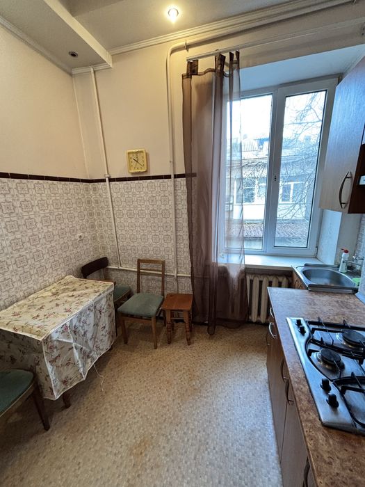 Сталінка у Приморському районі: 2 парки через дорогу, море 15хв. пішки