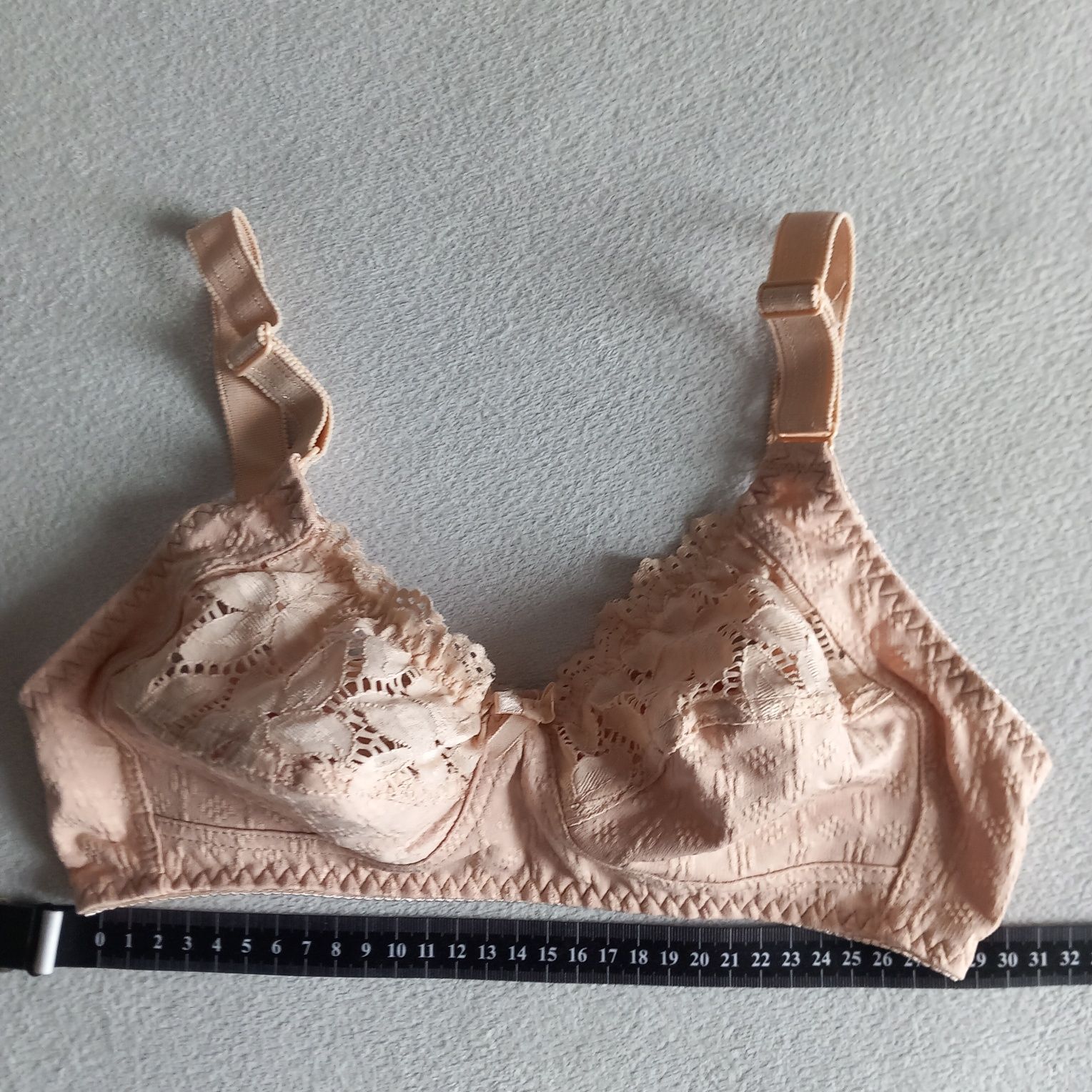 Diana cielisty biustonosz bez fiszbin 36C zapięcie na 3 podwójne haftk