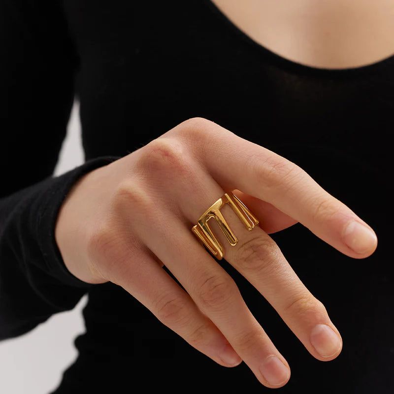 LUTIKI logo ring