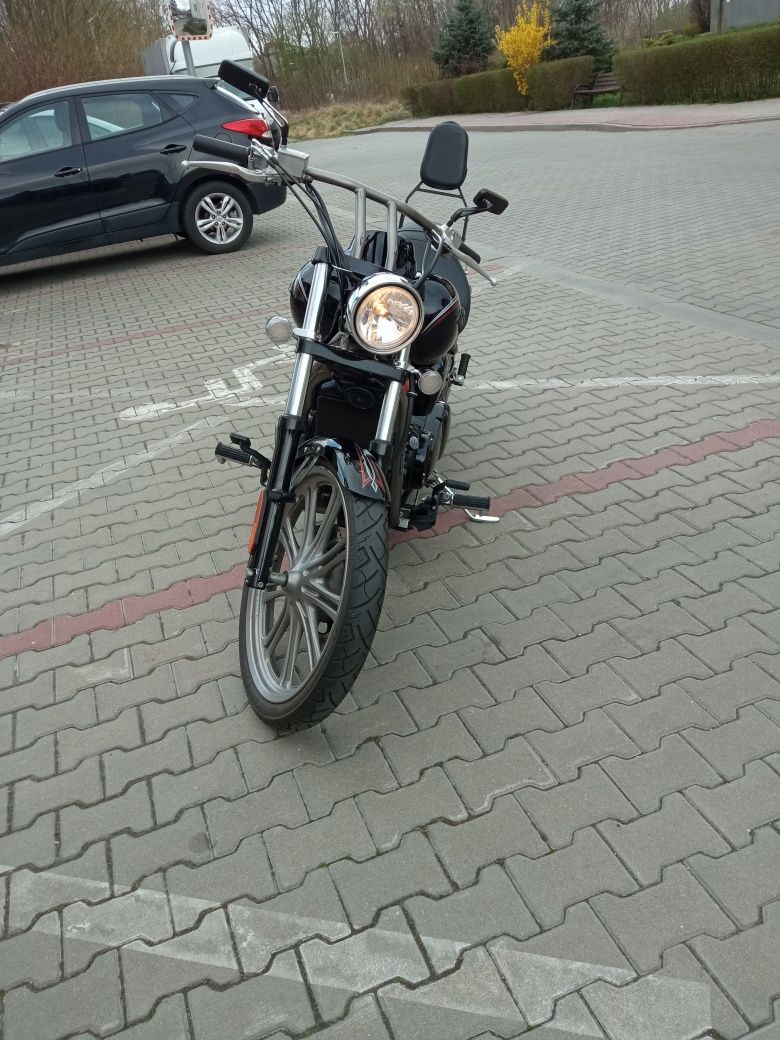 Kawasaki VN 900 Custom