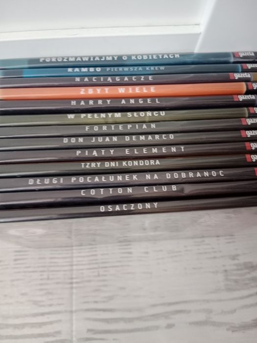 42 płyty DVD, filmy
