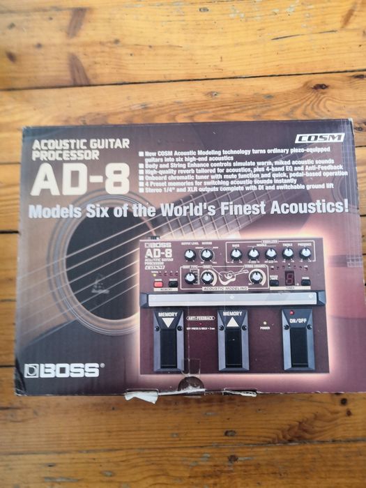 BOSS AD 8 akustik preamp