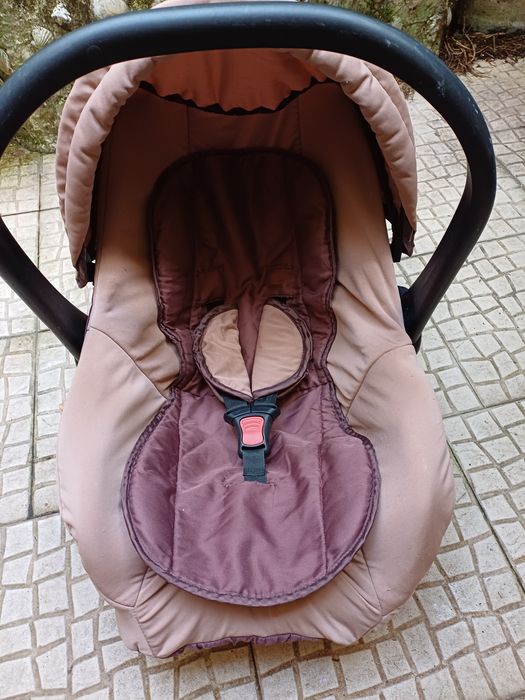 Ovo de bebé. Em bom estado.