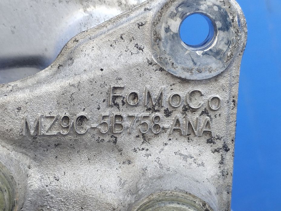 Ступиця Mustang Mach-E Кулак цапфа Форд Мустанг Мач Премиум Маточина