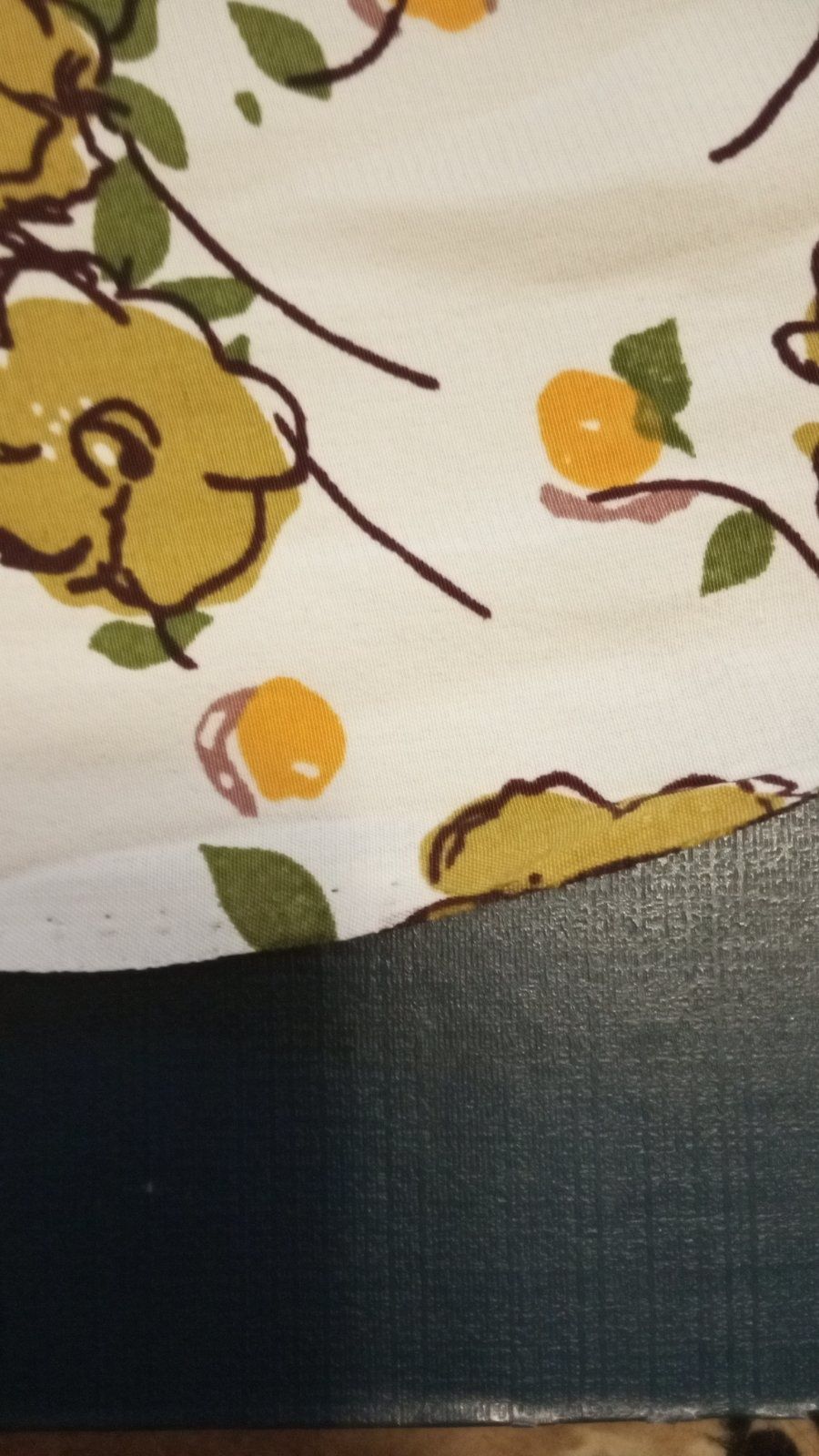 Отрезок ткани Ткань оливка цветок 0,96 х 2,44 м.