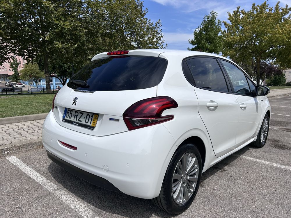 Peugeot 208 Style 1.2