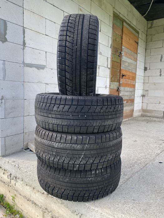 Резина 2021 року 235.   55.   17R. BRIDGESTONE BLIZZAK VRX