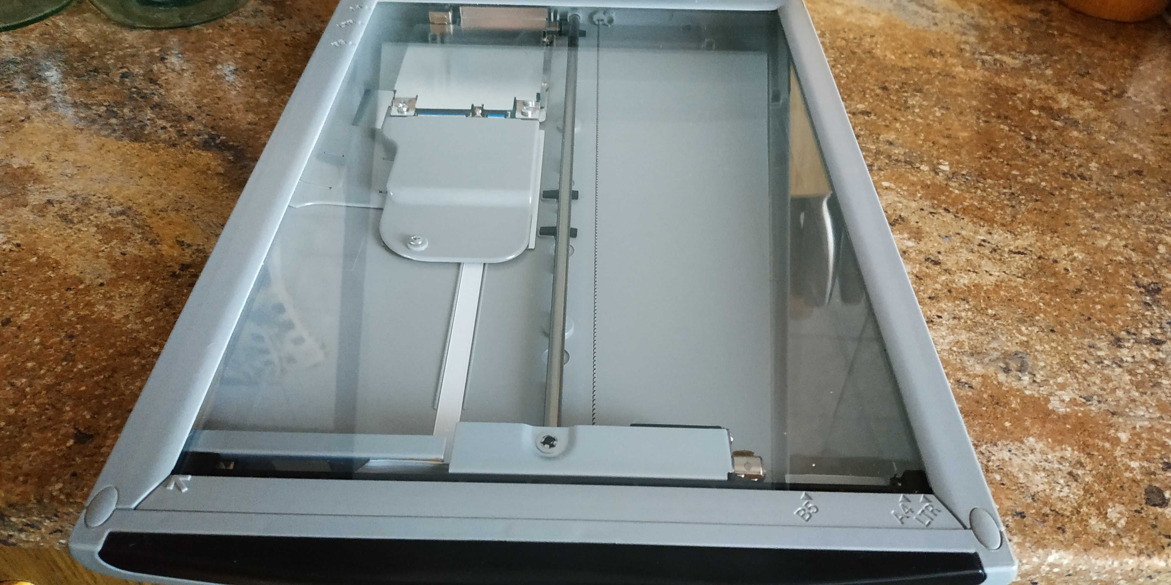 Сканер Canon lide 60