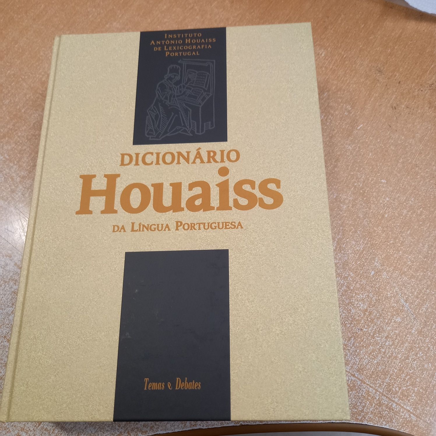 Três  dicionarios. Como novos