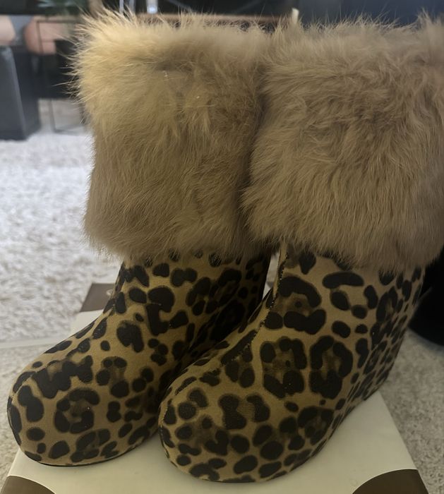 Женские ботинки на танкетке