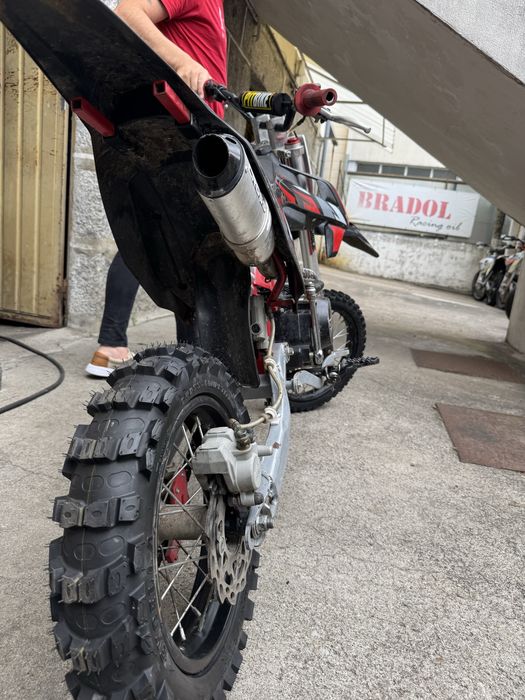 Esta nova reviso feita