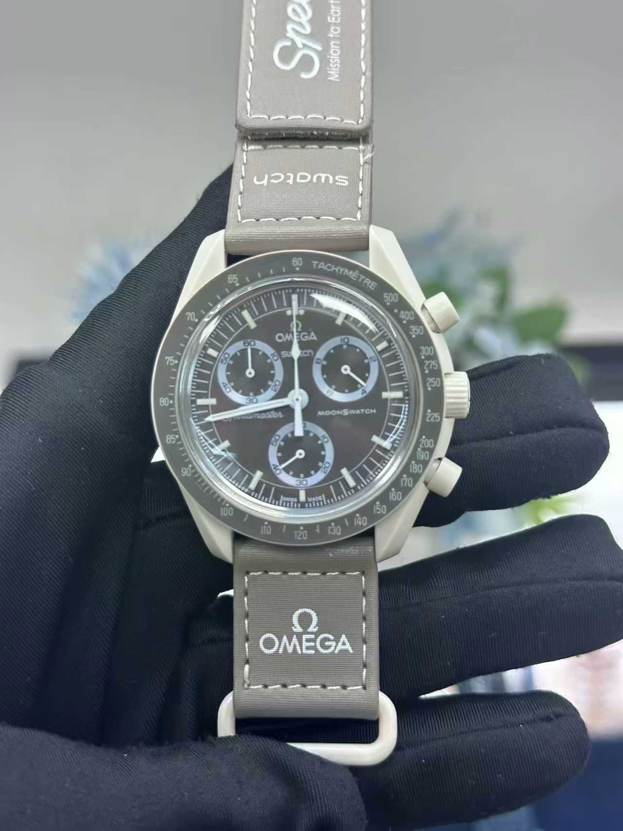 Omega x Swatch Desert: Awangardowy SO33T103 dla Globtroterów