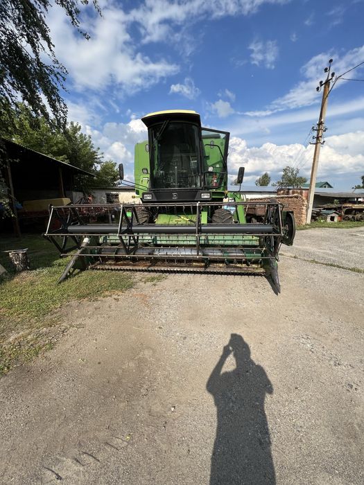 Комбаїн John Deere 1072