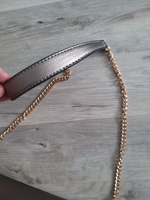 Torebka Kriste Bell na łańcuszku