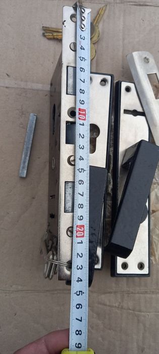 Продам  Новый  Замок  Дверной