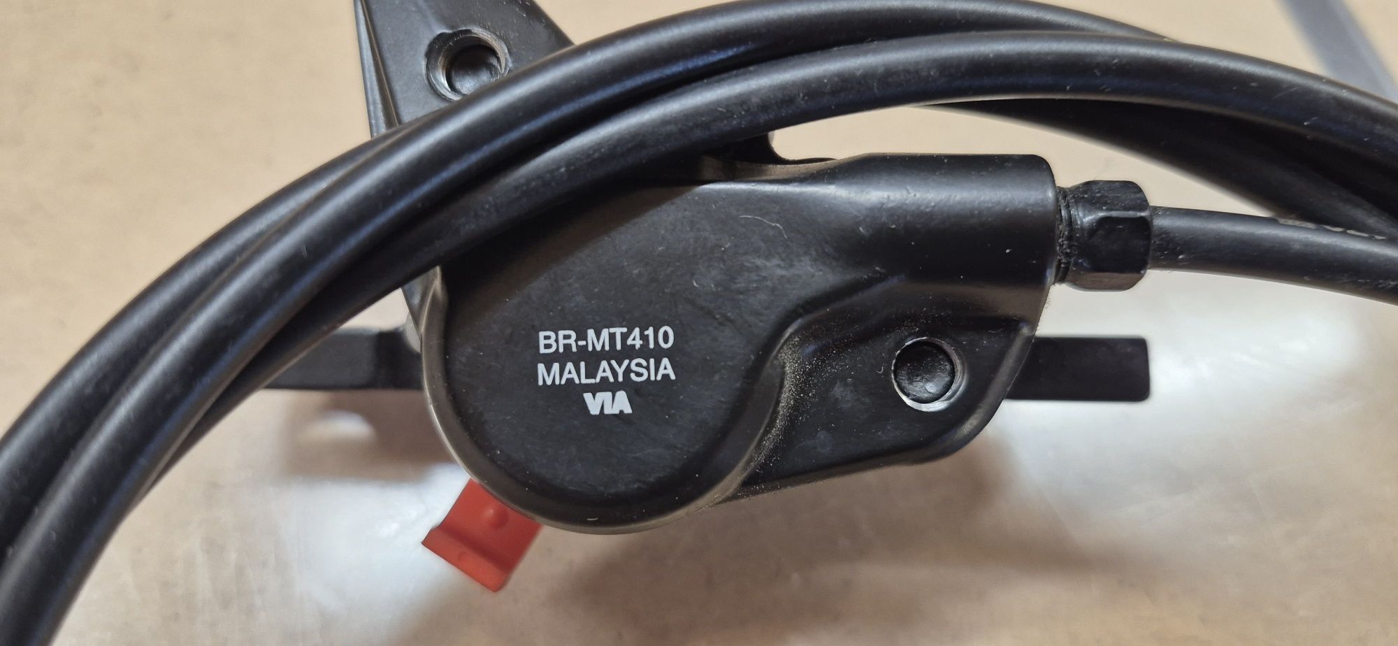 Zacisk hamulca Shimano BR-MT410 + przewód i klocki