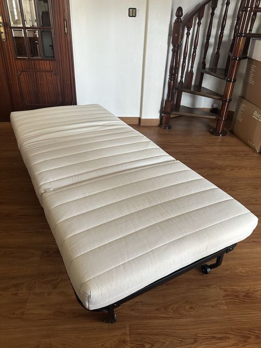 Sofá cambalhota individual.