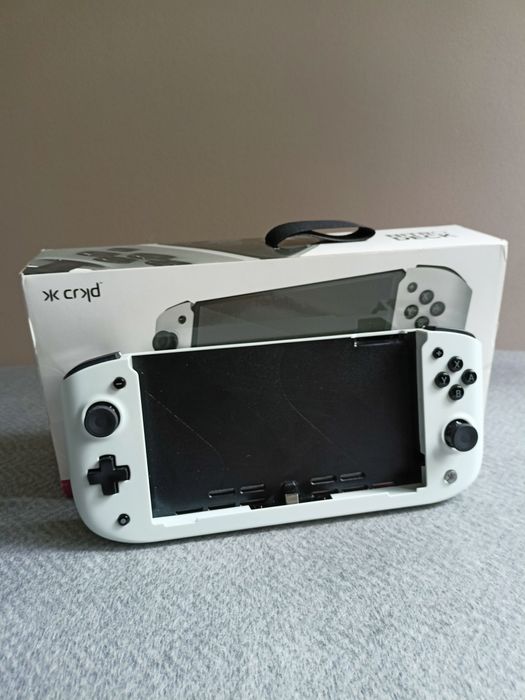 Nitro Deck Nintendo Switch & OLED White + białe etui