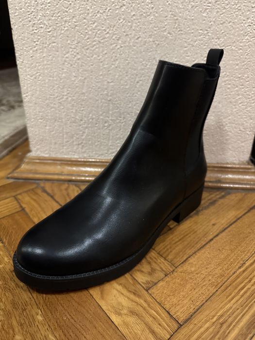 Жіночі демісезонні ботинки