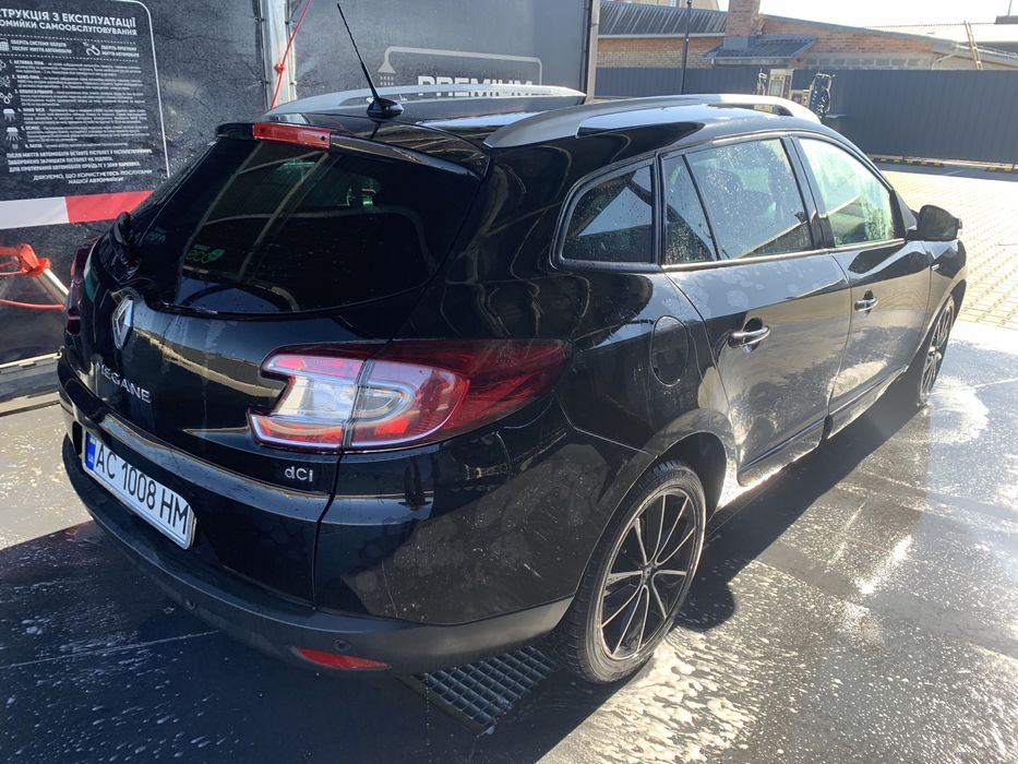 Економне авто Меган 2013 Bose