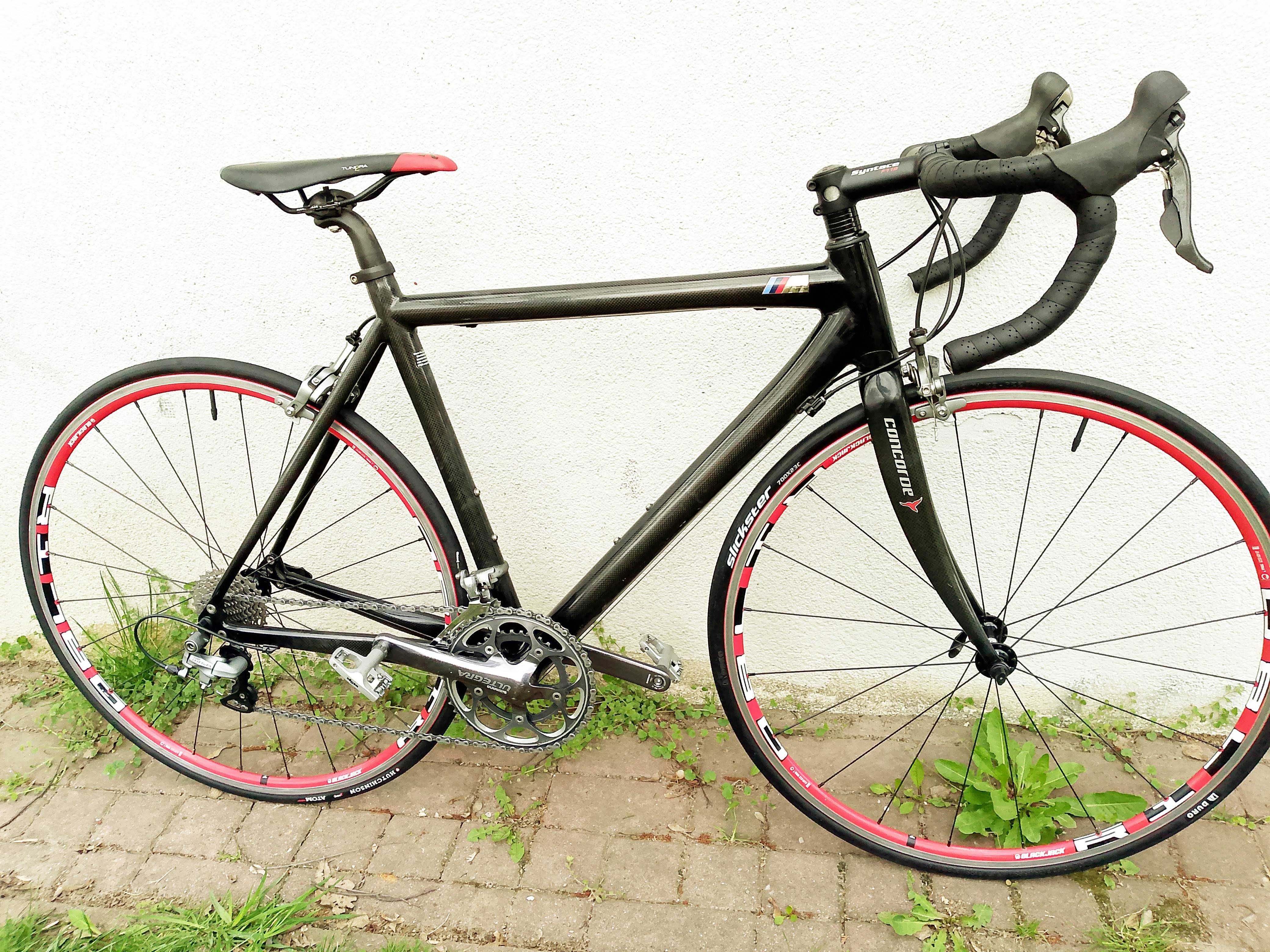 rower szosowy BMW M carbon racer, pełna ultegra, waga7.9kg po serwisie