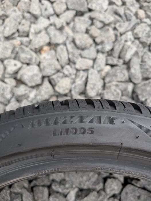 Комплект зимових шин Bridgestone 225/40 R18 225*40 18 Blizzak LM005