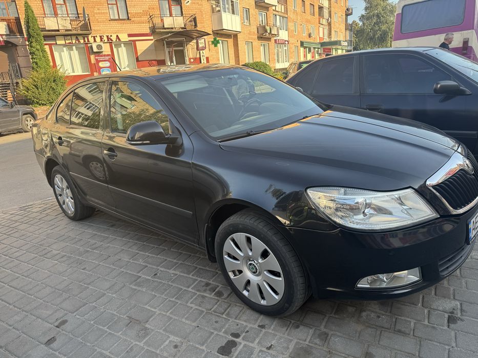Продам дві шкоди під віднов Шкода октавія а5 12 рік газ бензин 1.6 mpi