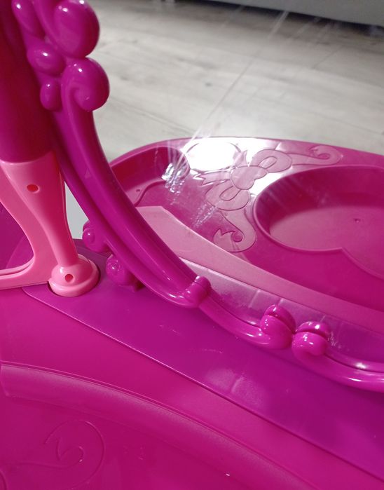 Toaletka z akcesoriami dla dziecka