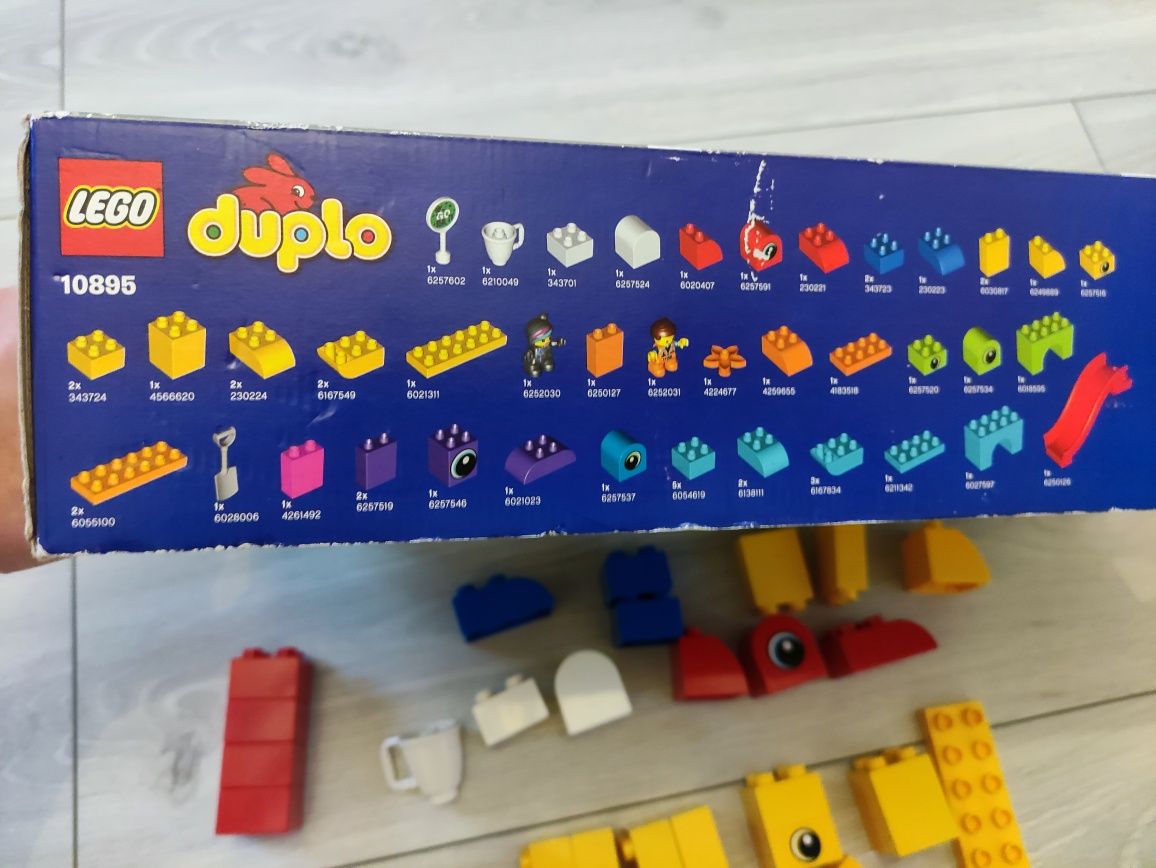 LEGO DUPLO Goście z planety u Emmeta i Lucy 10895