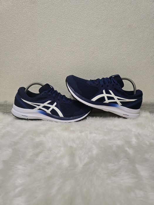 Чоловічі кросівки для бігу ASICS